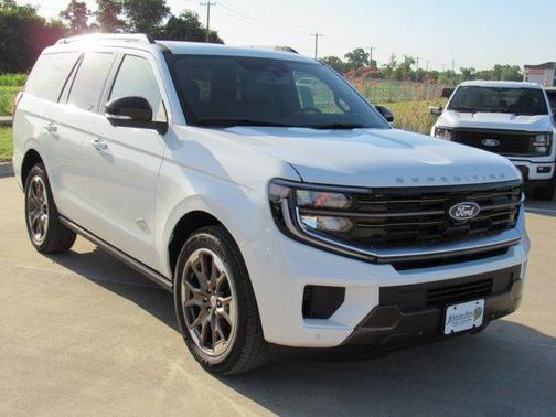 Star White 2027 Ford Expedition King Ranch