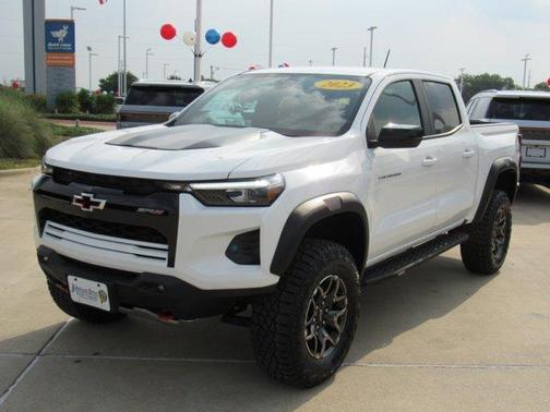 Summit White 2023 Chevrolet Colorado ZR2
