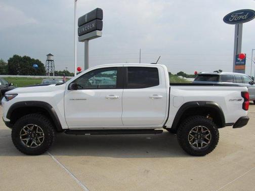 Summit White 2023 Chevrolet Colorado ZR2