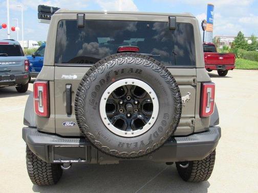 Gray 2026 Ford Bronco Badlands