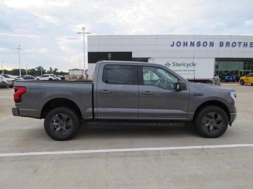 2025 Ford F-150 Lightning Flash