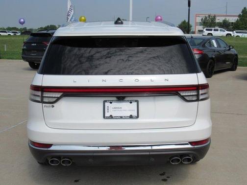 White Metallic 2025 Lincoln Aviator Premiere