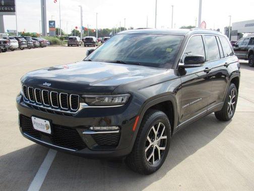Rocky Mountain Pearlcoat 2023 Jeep Grand Cherokee Limited