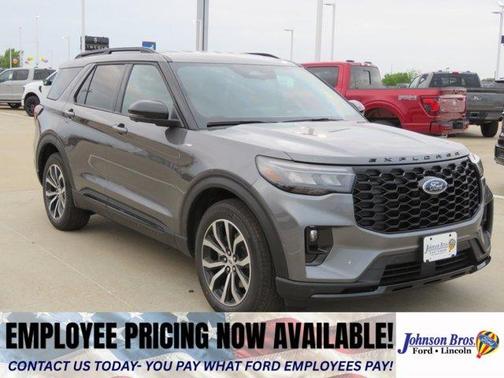 Carbonized Gray Metallic 2026 Ford Explorer ST-Line