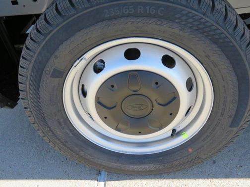 Oxford White 2026 Ford Transit-250 148 WB Medium Roof Cargo