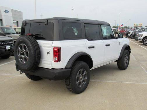 Oxford White 2026 Ford Bronco Big Bend