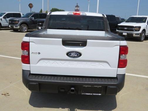 Oxford White 2025 Ford Maverick XLT