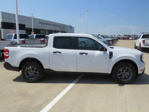 Oxford White 2025 Ford Maverick XLT