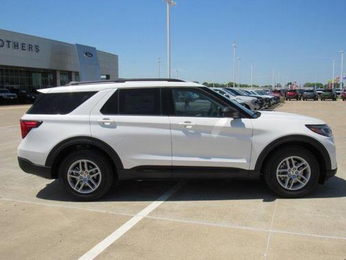 Star White 2026 Ford Explorer Active