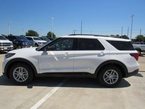Star White 2026 Ford Explorer Active