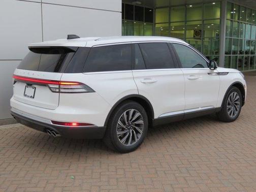 Pristine White 2026 Lincoln Aviator Premiere