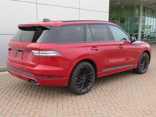 Red Carpet 2026 Lincoln Aviator Reserve AWD
