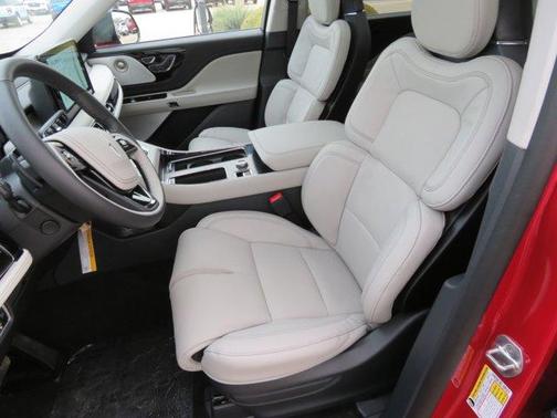 Red Carpet 2026 Lincoln Aviator Reserve AWD