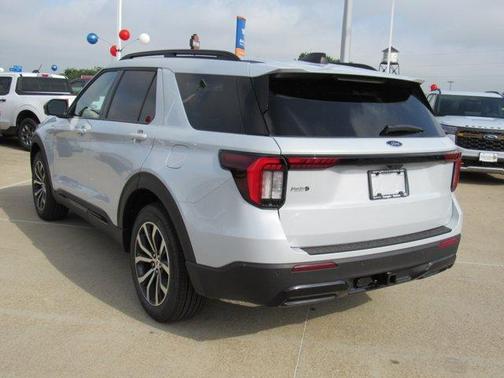 Space White Metallic 2026 Ford Explorer ST-Line