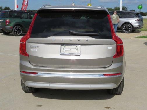 2022 Volvo XC90 Recharge Plug-In Hybrid T8 Inscription Extended Range 7P