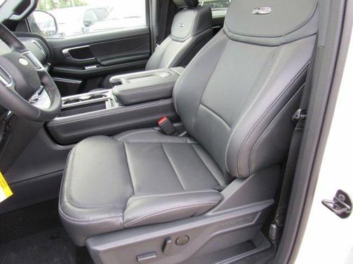 Star White 2026 Ford Expedition Max Platinum
