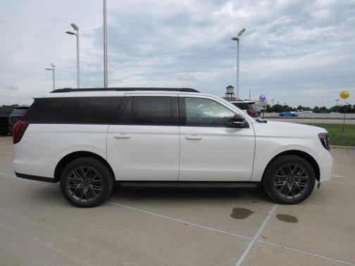 Star White 2026 Ford Expedition Max Platinum