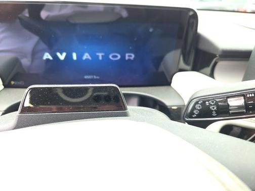 White Metallic 2025 Lincoln Aviator Reserve AWD