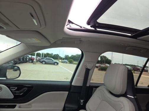 White Metallic 2025 Lincoln Aviator Reserve AWD