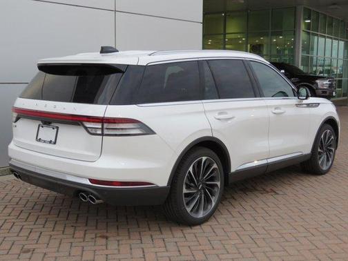 Pristine White 2026 Lincoln Aviator Reserve RWD