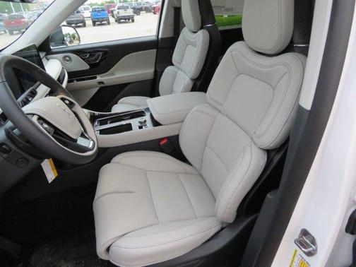 Pristine White 2026 Lincoln Aviator Reserve RWD