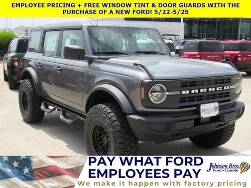 Carbonized Gray Metallic 2026 Ford Bronco Base