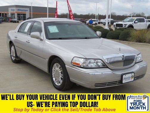 2011 Lincoln Town Car Signature Limited