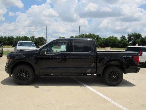Agate Black Metallic 2026 Ford F-150 XLT