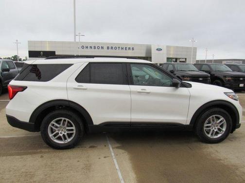 Star White 2026 Ford Explorer Active