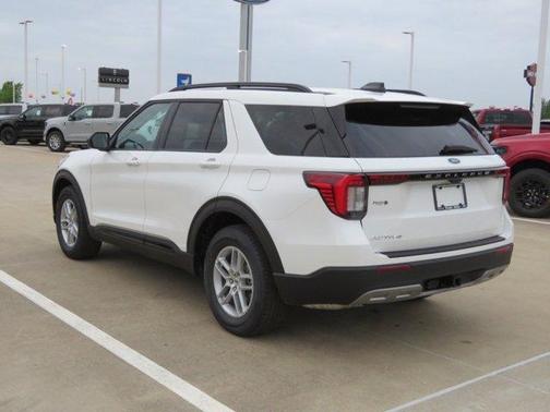 Star White 2026 Ford Explorer Active