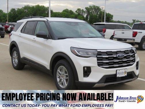 Star White 2026 Ford Explorer Active