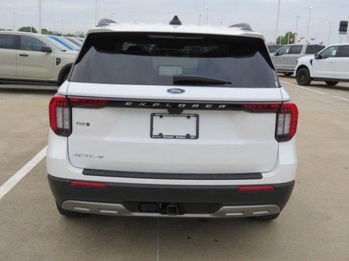 Star White 2026 Ford Explorer Active