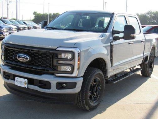 Avalanche 2026 Ford F-250 XL