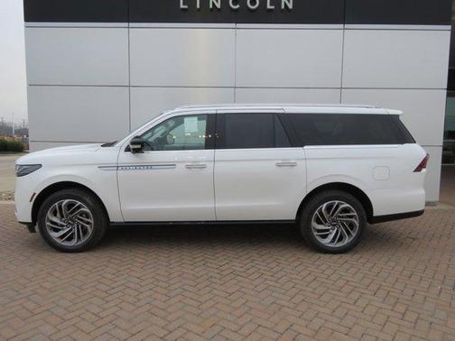 2026 Lincoln Navigator L Reserve