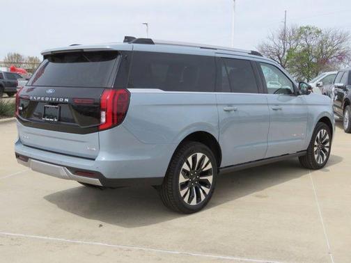 Glacier Gray 2026 Ford Expedition Max Platinum