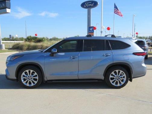 Blue 2021 Toyota Highlander Hybrid Limited