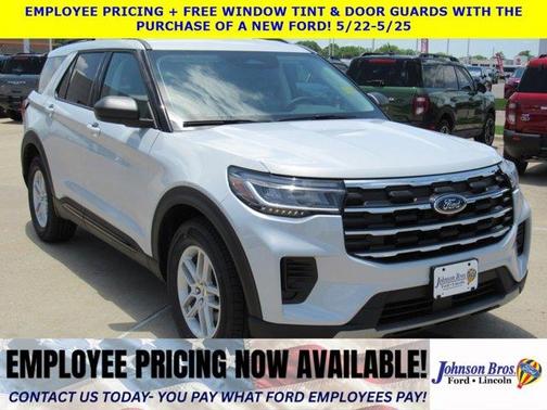 Space White Metallic 2026 Ford Explorer Active