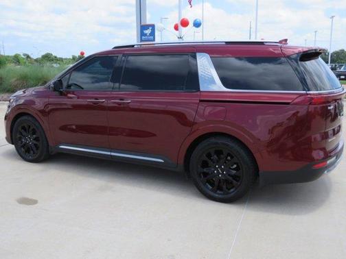 2023 Kia Carnival SX