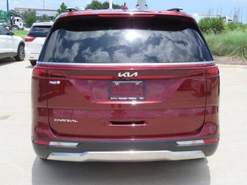 2023 Kia Carnival SX