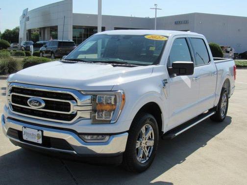 Oxford White 2022 Ford F-150 XLT
