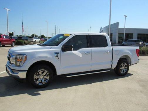 Oxford White 2022 Ford F-150 XLT