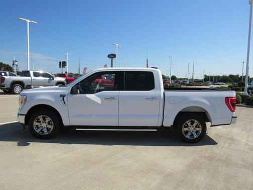 Oxford White 2022 Ford F-150 XLT