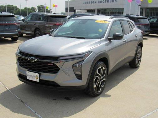 Sterling Gray Metallic 2025 Chevrolet Trax 2RS