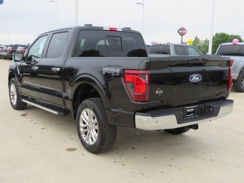 Agate Black Metallic 2026 Ford F-150 XLT
