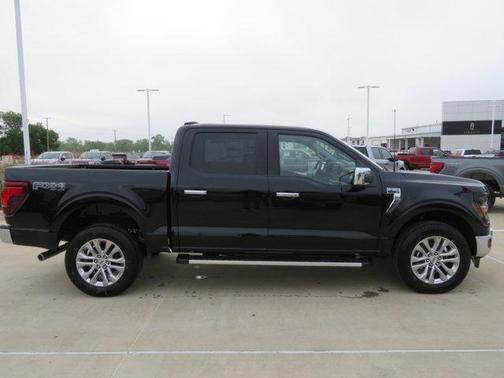 Agate Black Metallic 2026 Ford F-150 XLT