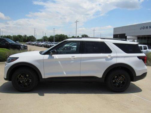 Star White 2026 Ford Explorer Tremor