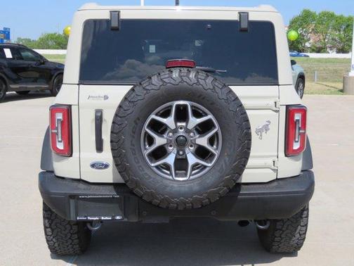 Beige 2025 Ford Bronco Badlands