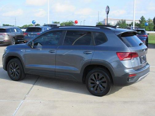 Platinum Gray Metallic 2024 Volkswagen Taos 1.5T S