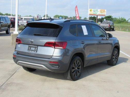 Platinum Gray Metallic 2024 Volkswagen Taos 1.5T S
