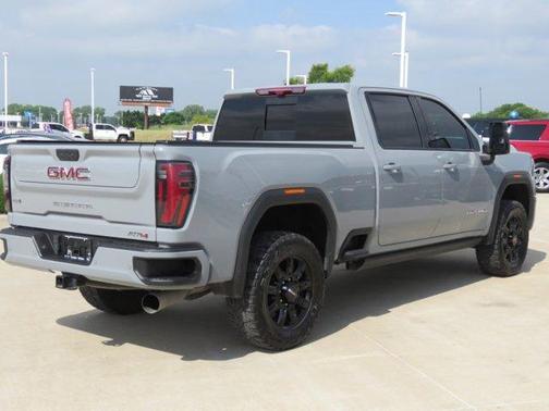 2024 GMC Sierra 2500 AT4